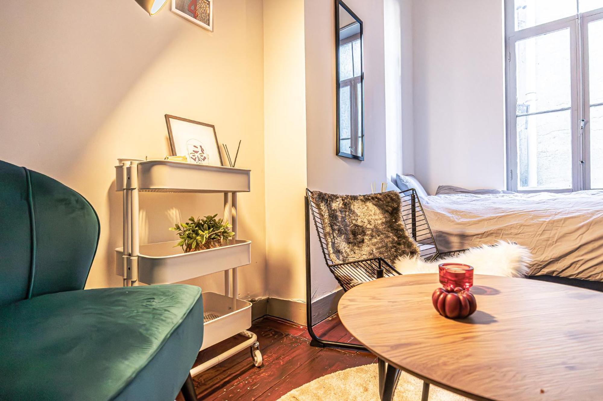Lovely With View At Vibrant Ghent, Breezy Balcony Appartement
