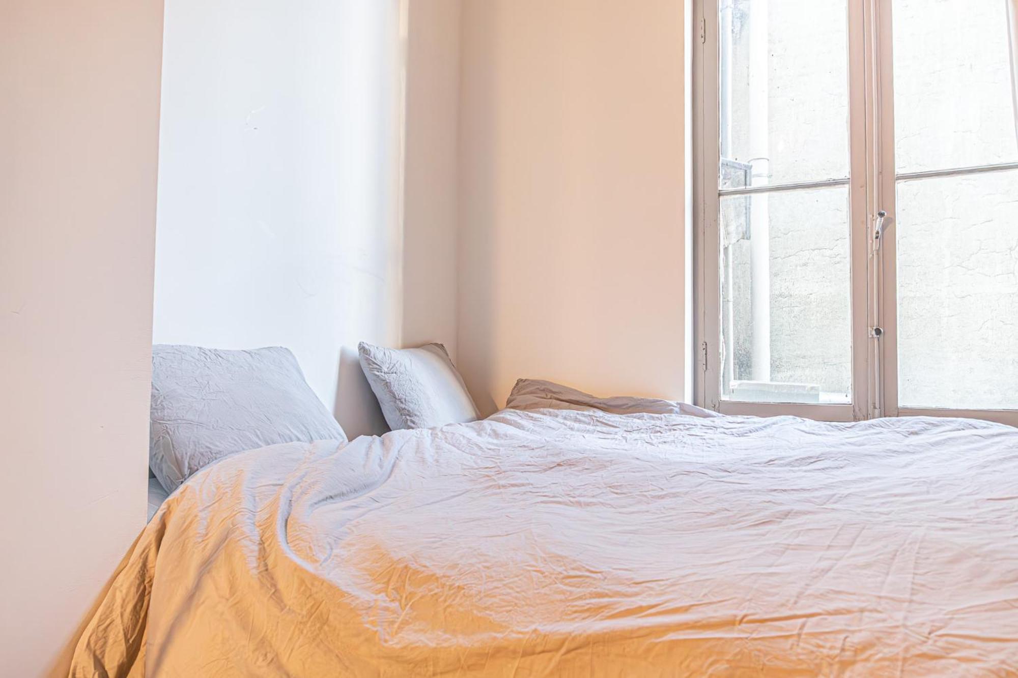 Appartement Lovely With View At Vibrant Ghent, Breezy Balcony