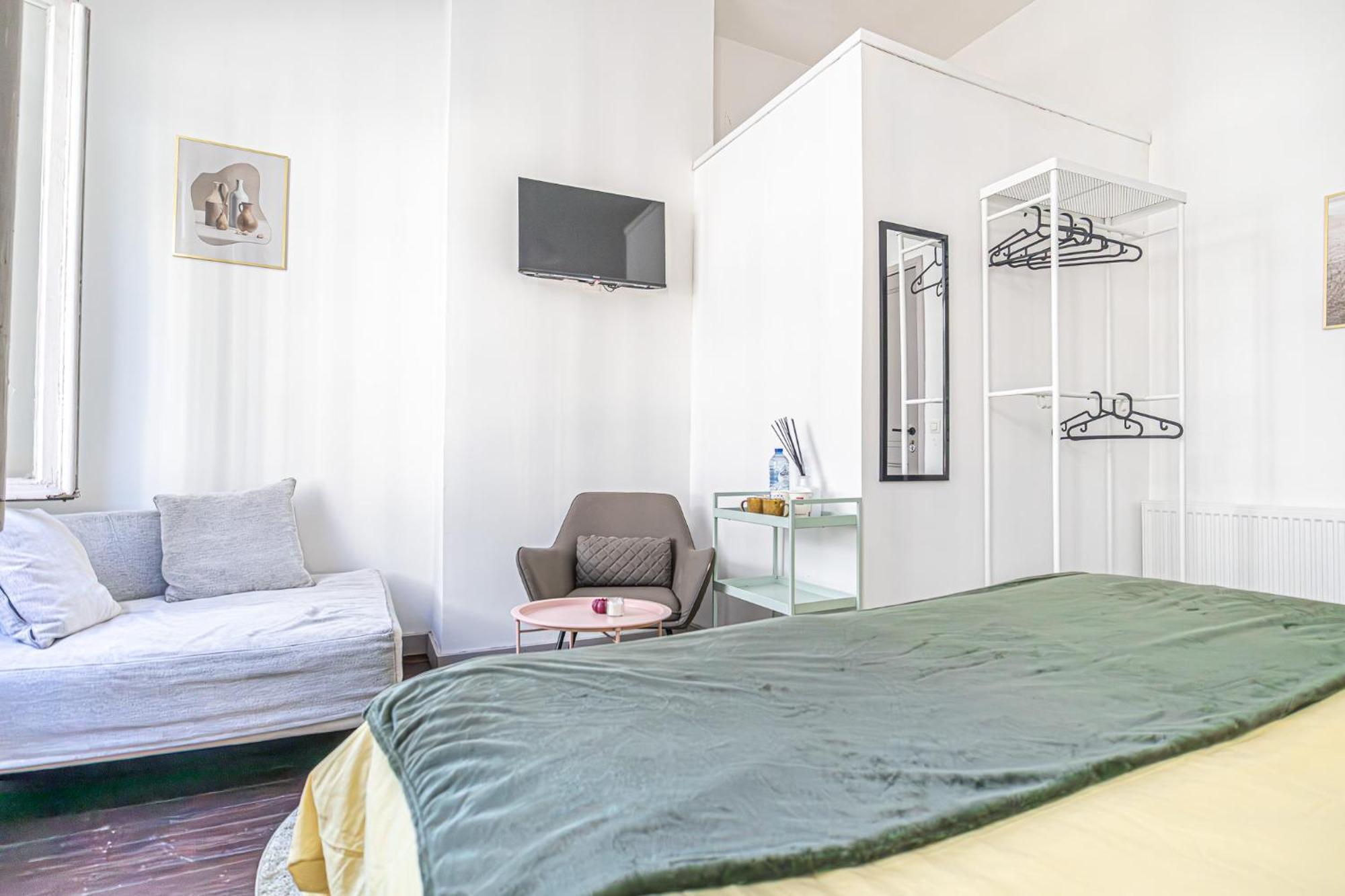 Lovely With View At Vibrant Ghent, Breezy Balcony * Gent