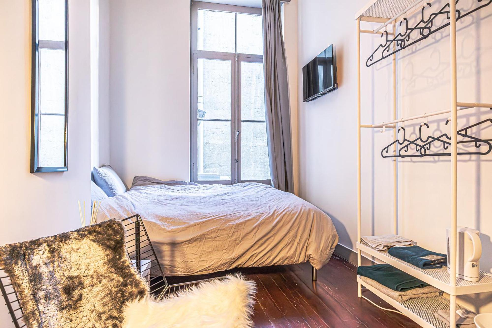 Appartement Lovely With View At Vibrant Ghent, Breezy Balcony
