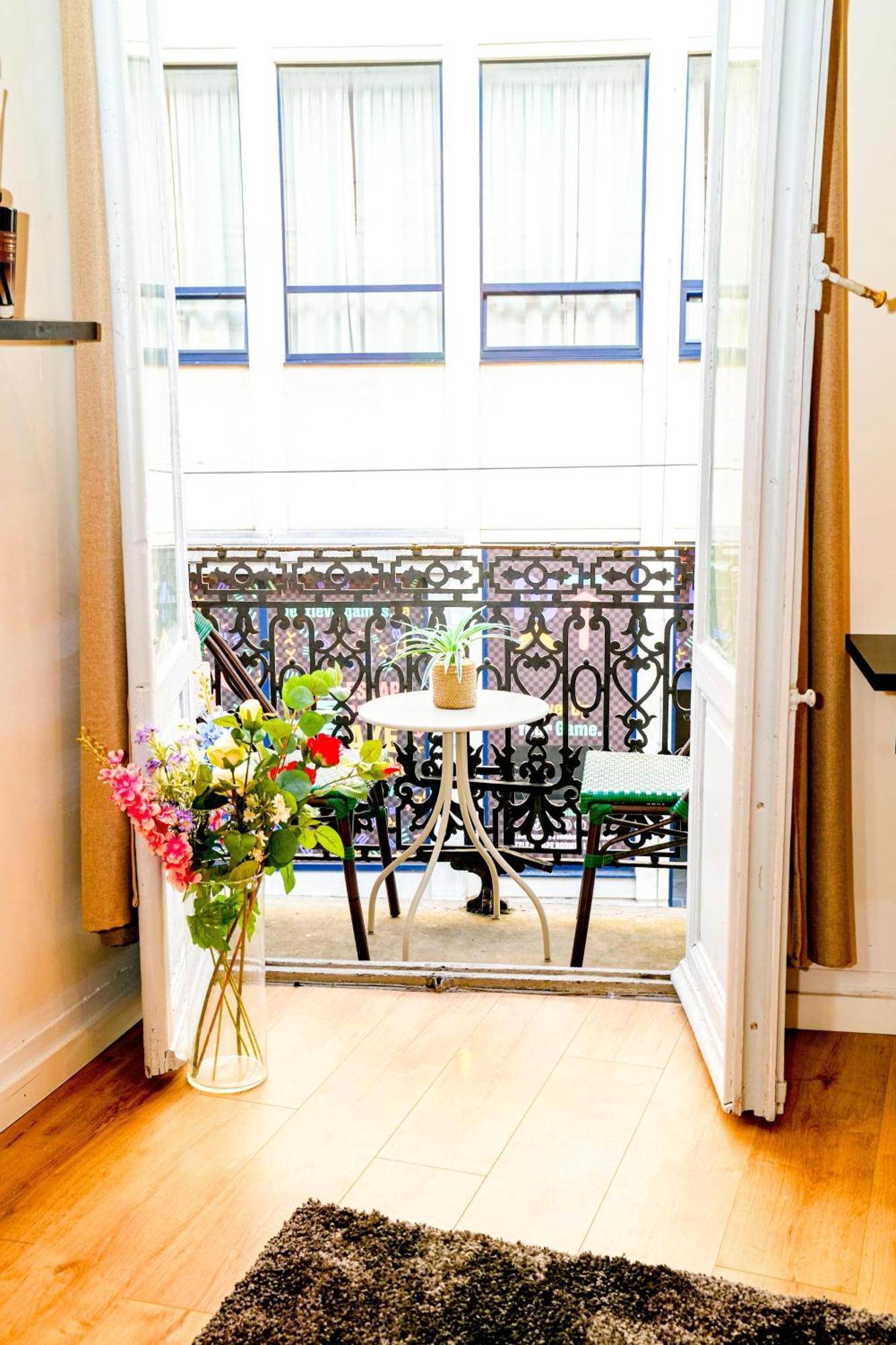 Appartement Lovely With View At Vibrant Ghent, Breezy Balcony Gent