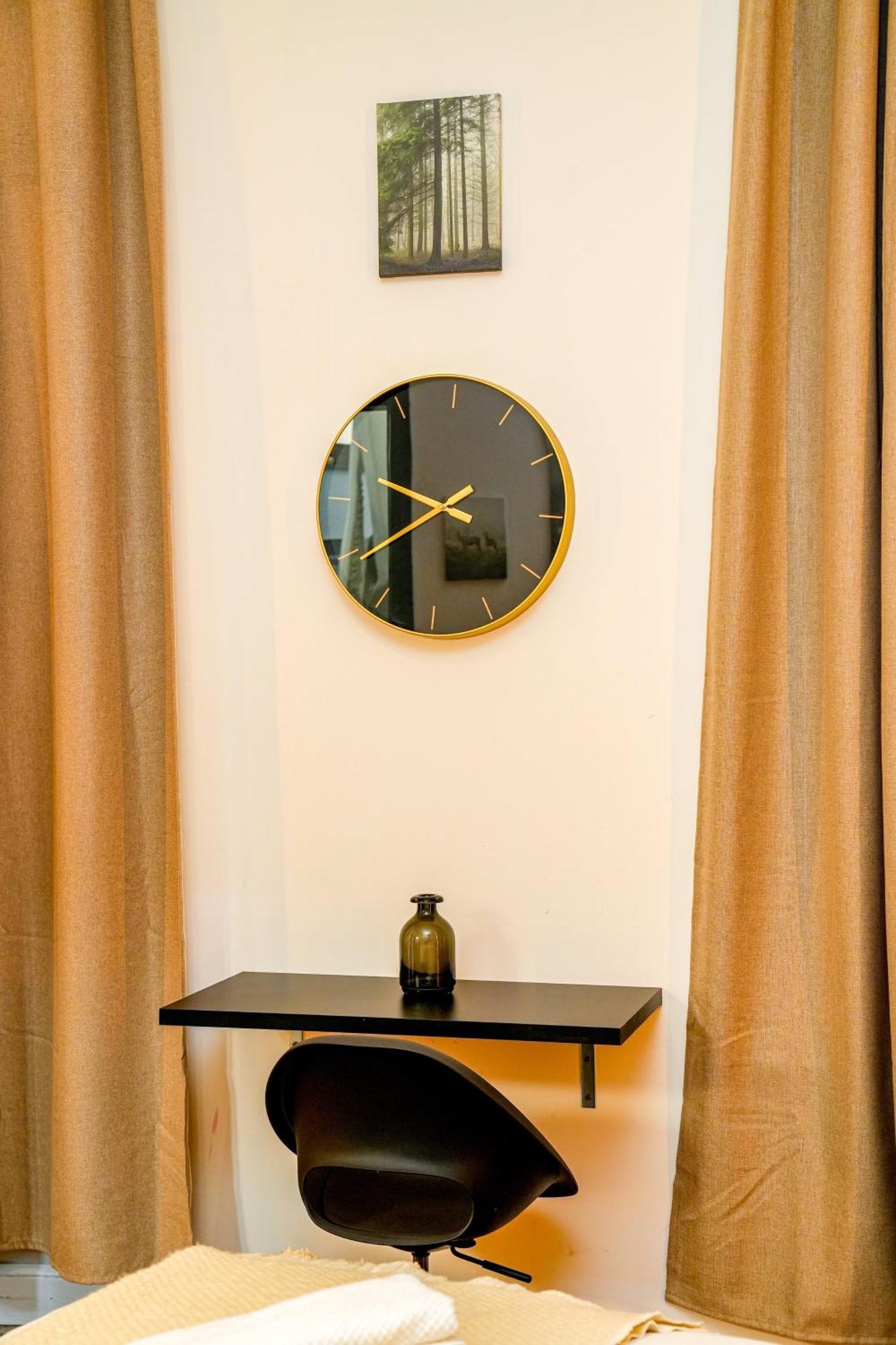 Lovely With View At Vibrant Ghent, Breezy Balcony * Gent