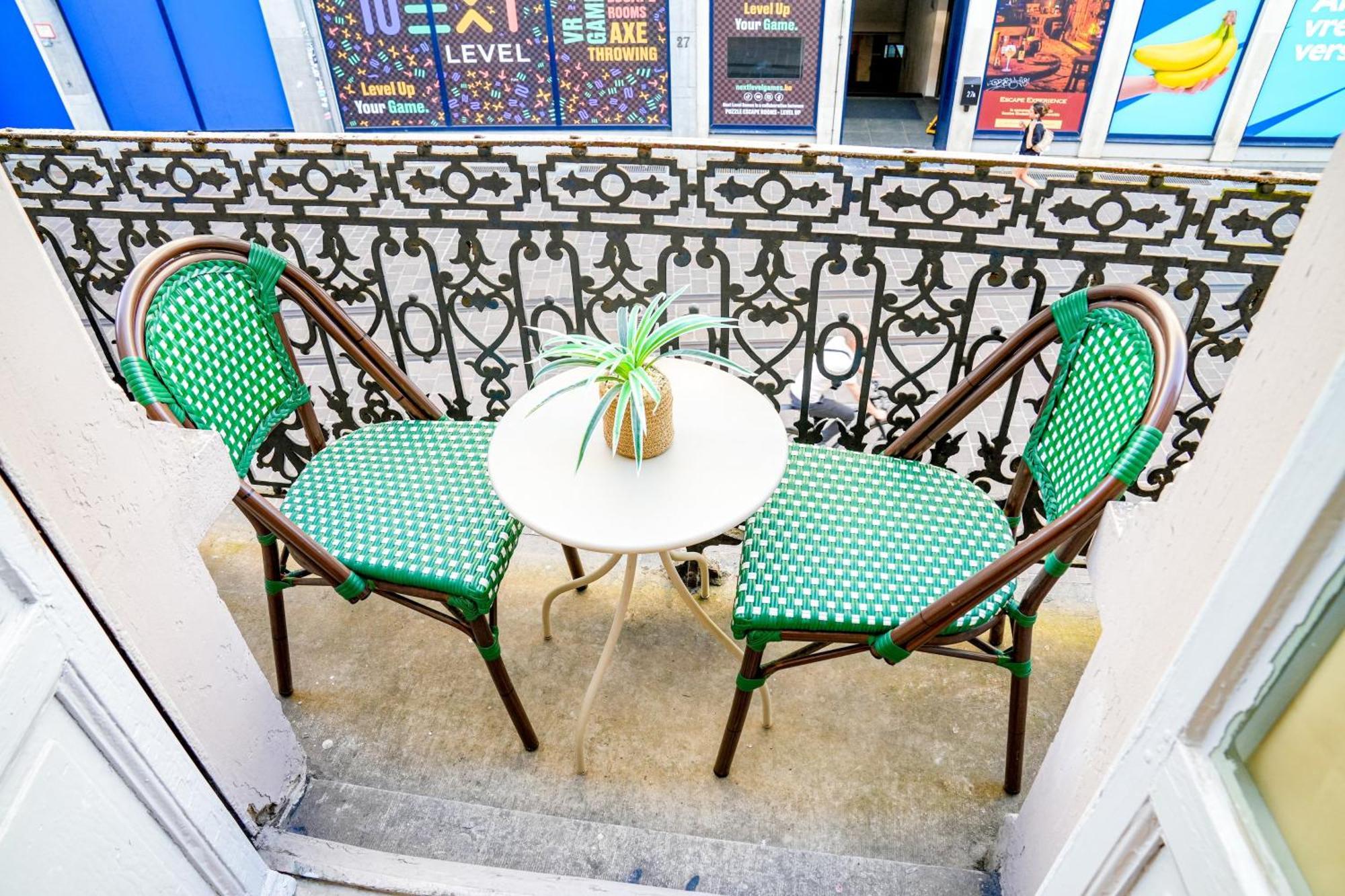 Appartement Lovely With View At Vibrant Ghent, Breezy Balcony