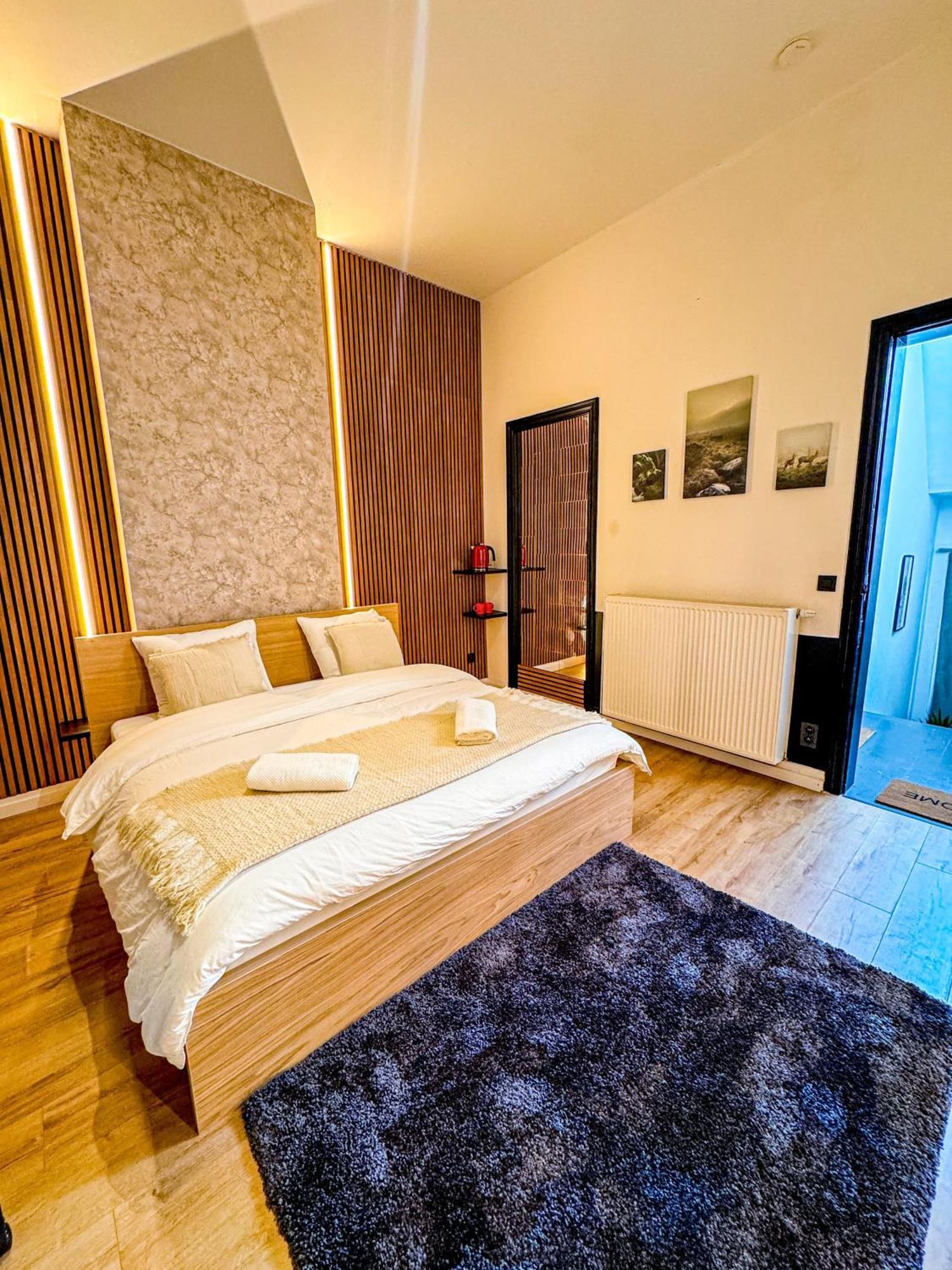 Lovely With View At Vibrant Ghent, Breezy Balcony Appartement Gent
