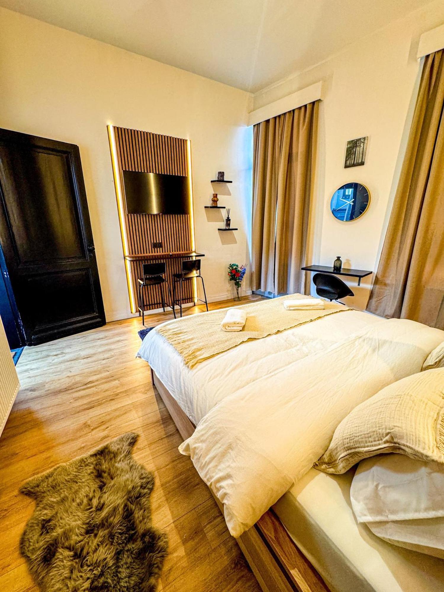 Lovely With View At Vibrant Ghent, Breezy Balcony * Gent
